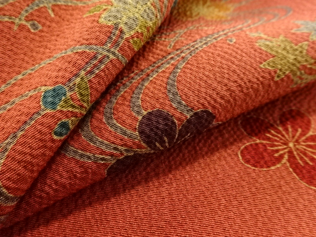  流水に草花模様小紋着物